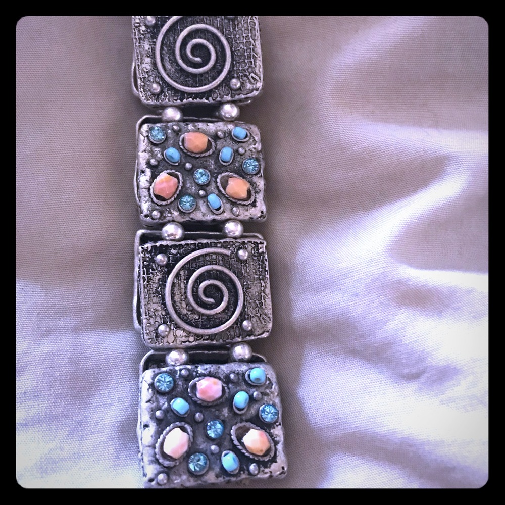 Metal bracelet with elastic band